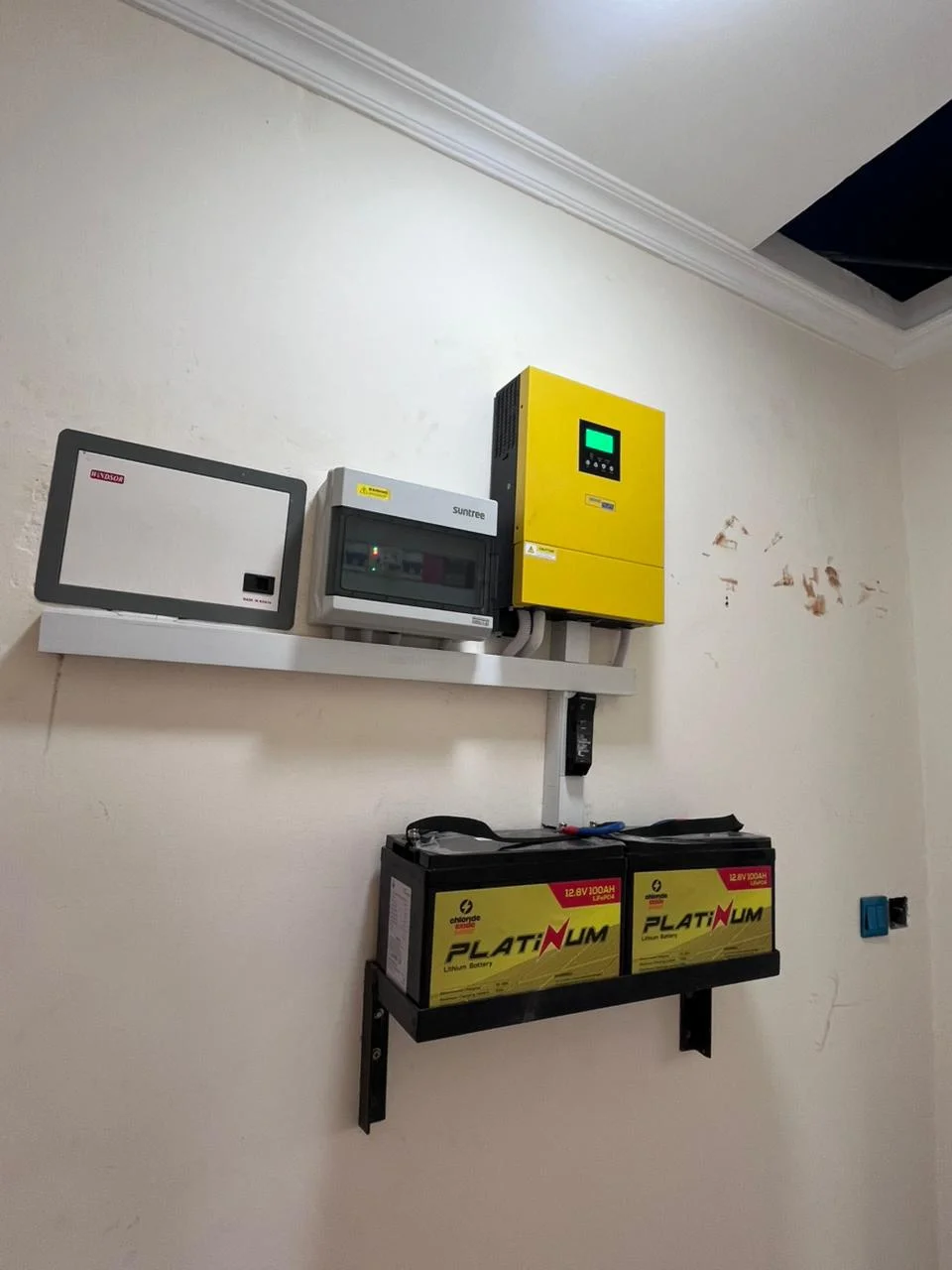 Serenum Entry-Level Hybrid Backup System with Platinum Batteries